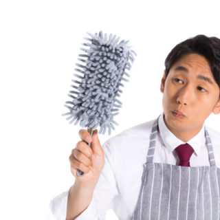 掃除をしている人